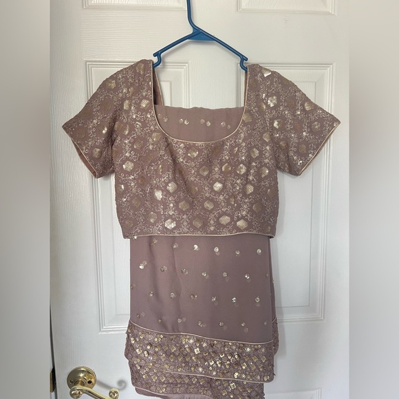 Grey/light brownish saree set - Picture 5 of 8